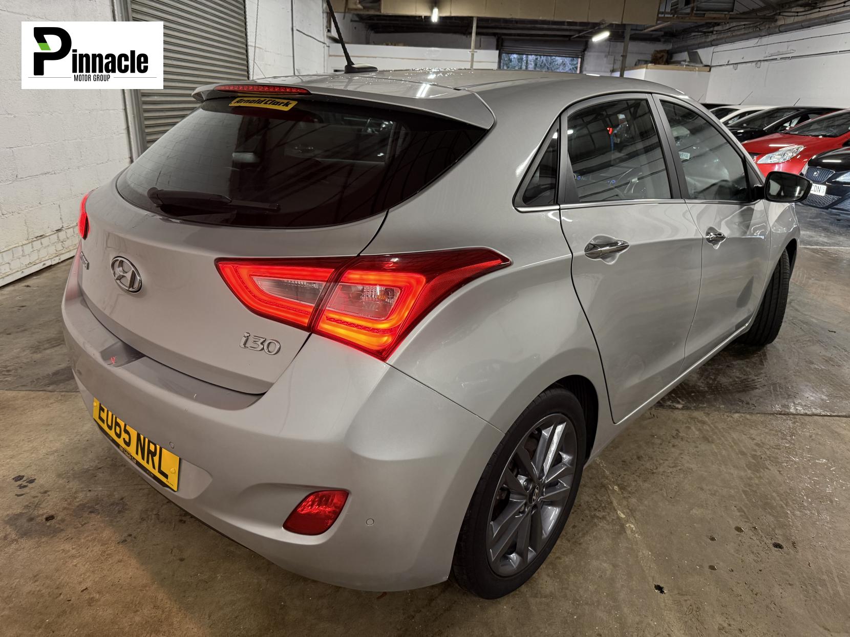Hyundai i30 1.6 CRDi Blue Drive Premium Hatchback 5dr Diesel Manual Euro 6 (s/s) (136 ps)