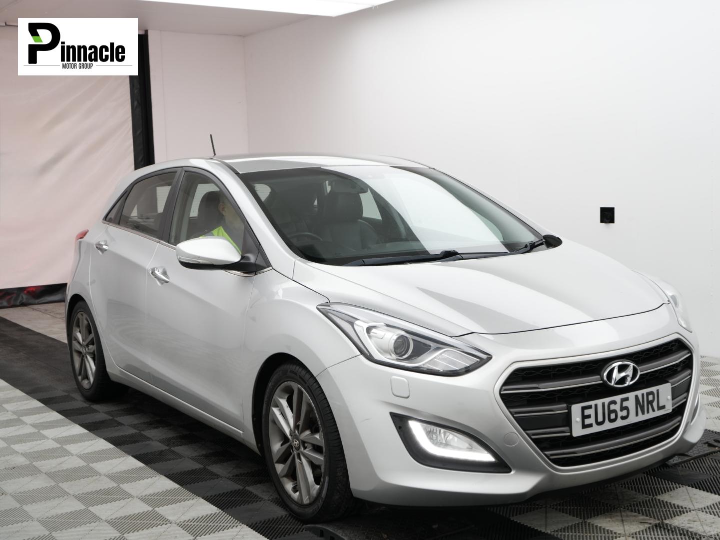 Hyundai i30 1.6 CRDi Blue Drive Premium Hatchback 5dr Diesel Manual Euro 6 (s/s) (136 ps)