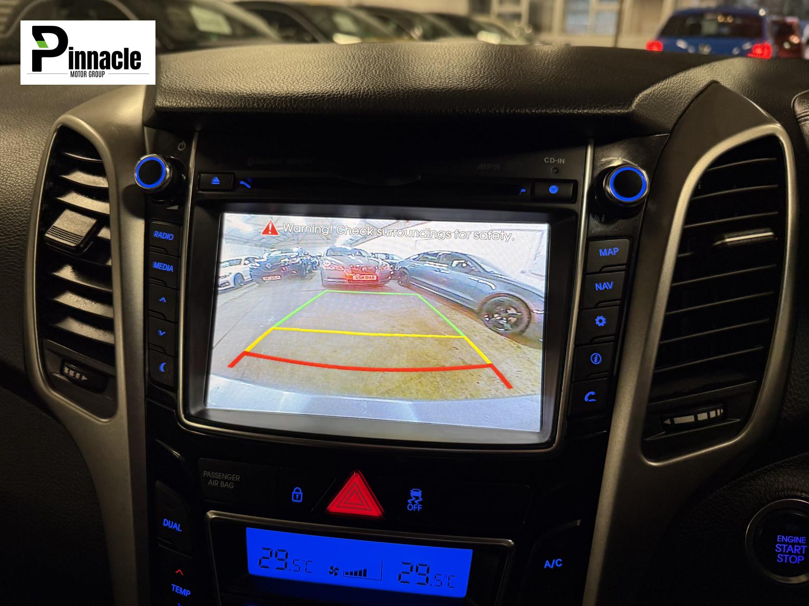 Hyundai i30 1.6 CRDi Blue Drive Premium Hatchback 5dr Diesel Manual Euro 6 (s/s) (136 ps)