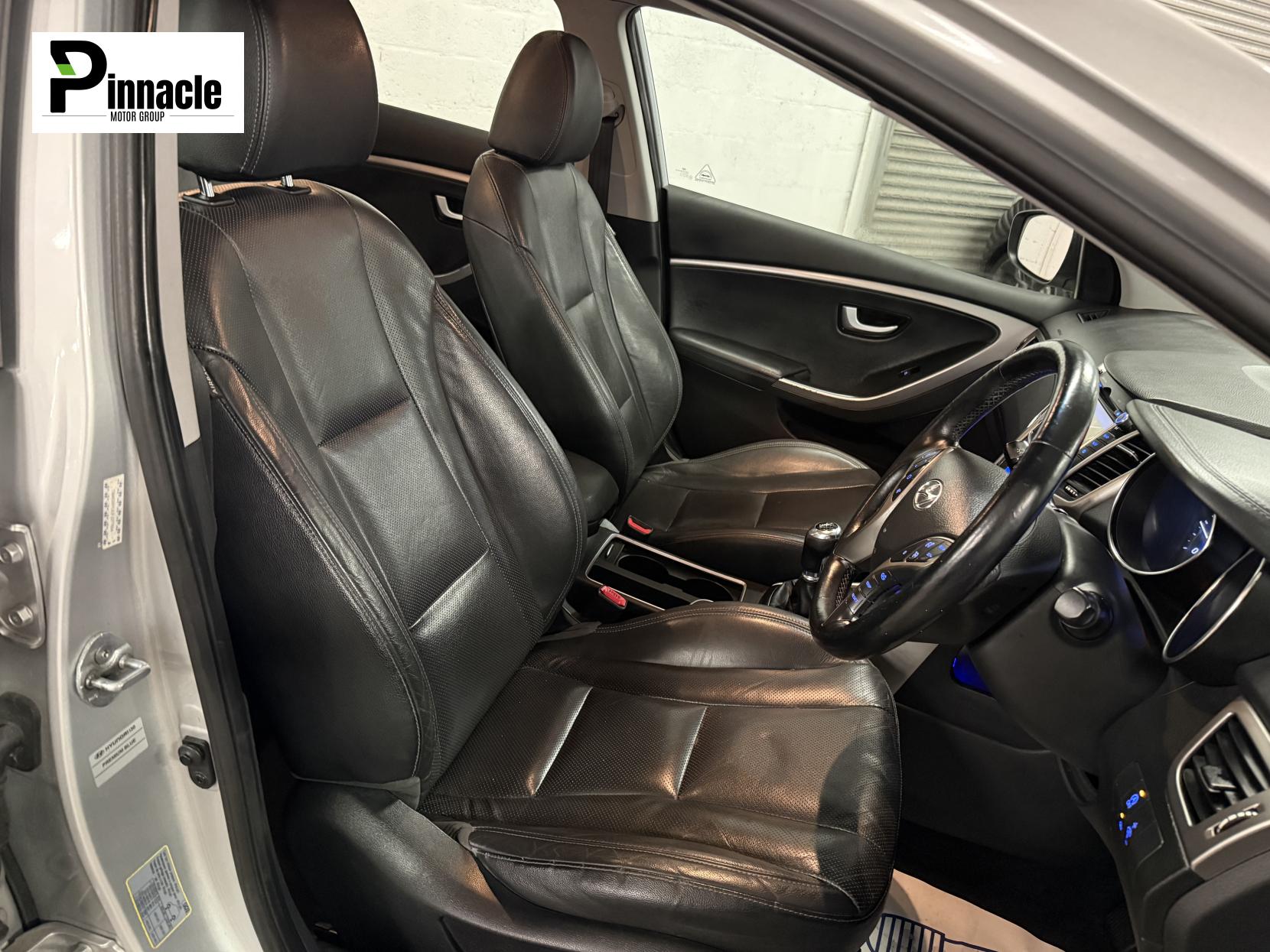 Hyundai i30 1.6 CRDi Blue Drive Premium Hatchback 5dr Diesel Manual Euro 6 (s/s) (136 ps)