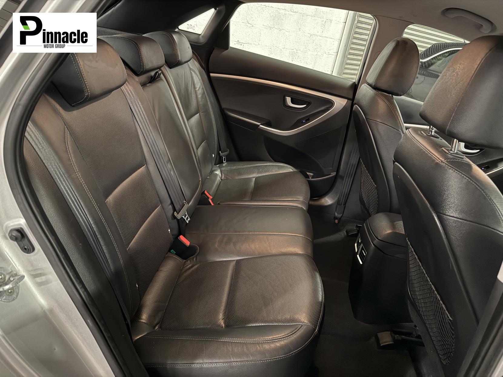 Hyundai i30 1.6 CRDi Blue Drive Premium Hatchback 5dr Diesel Manual Euro 6 (s/s) (136 ps)