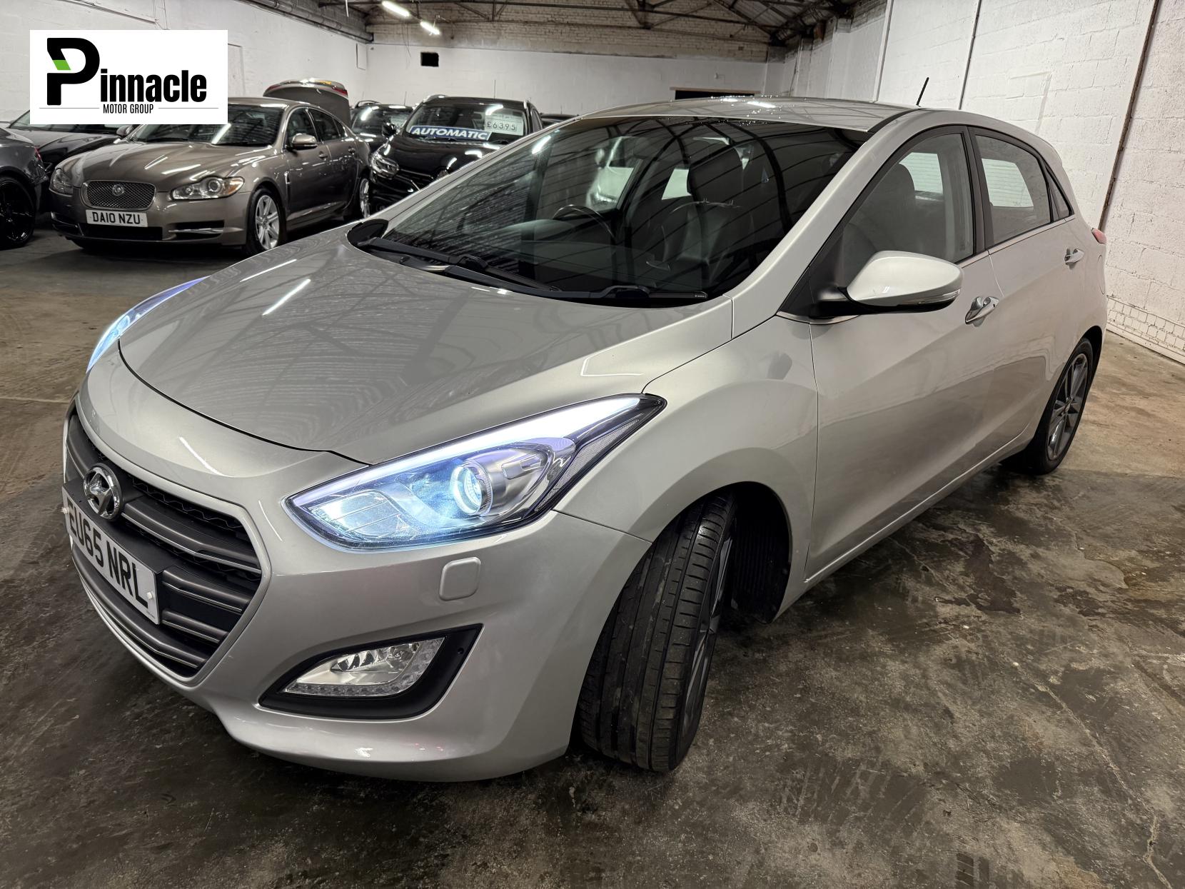Hyundai i30 1.6 CRDi Blue Drive Premium Hatchback 5dr Diesel Manual Euro 6 (s/s) (136 ps)