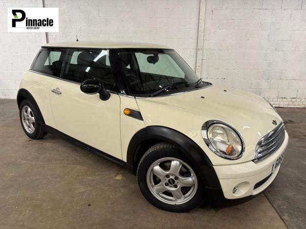 MINI Hatch 1.6 Cooper D Hatchback 3dr Diesel Manual Euro 4 (110 ps)