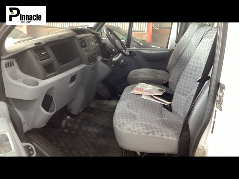 Ford Transit 2.2 TDCi 350 Chassis Cab 2dr Diesel Manual RWD L4 (DRW) (123 bhp)