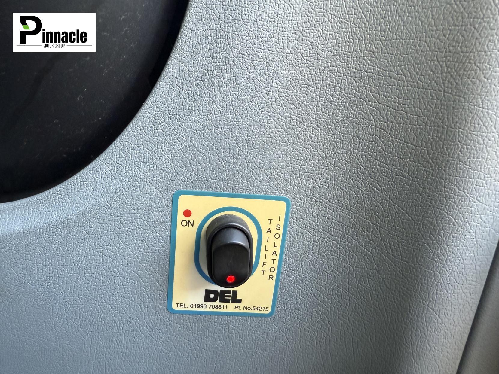 Ford Transit 2.2 Luton (2000 - 2015)