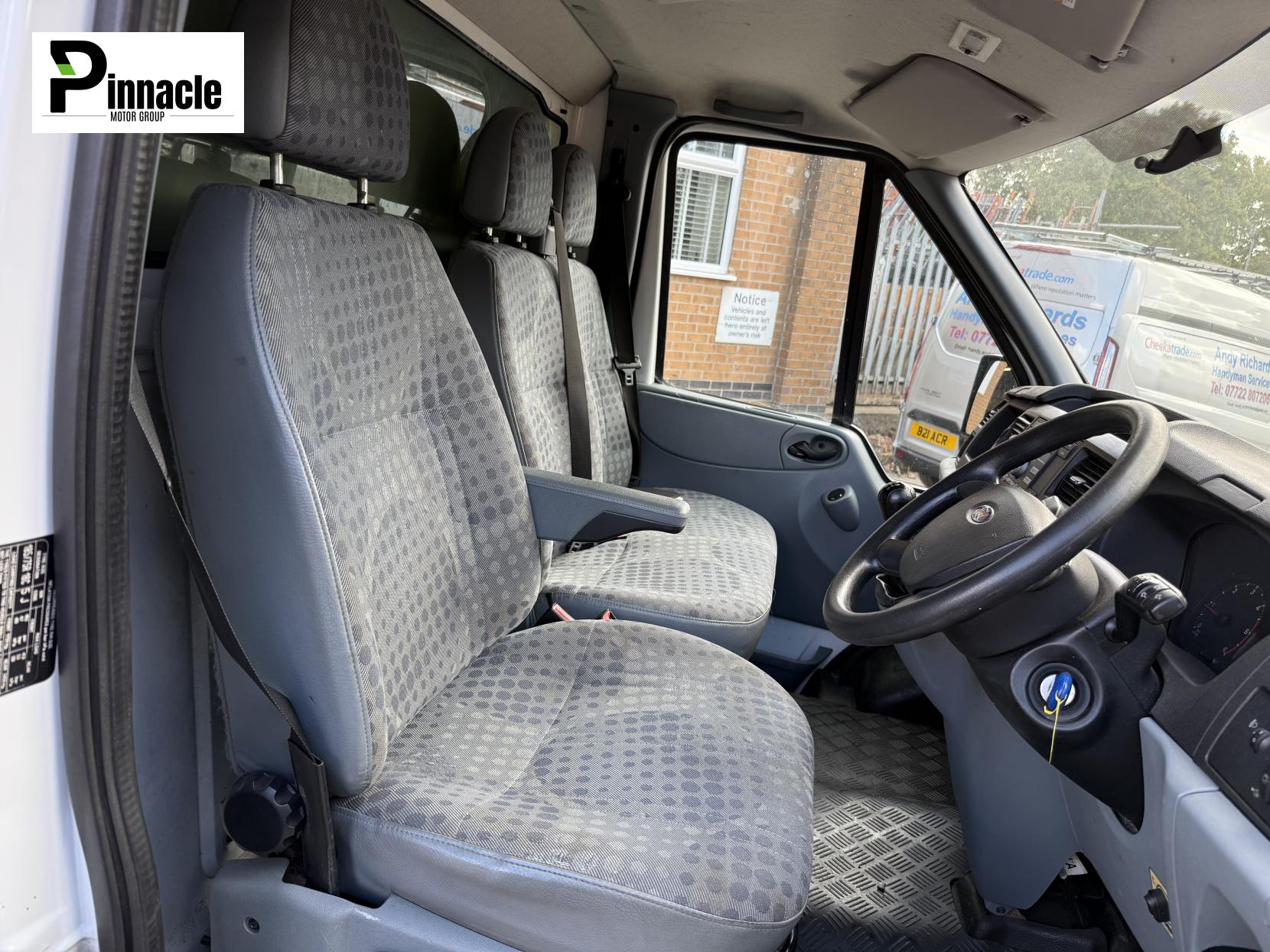 Ford Transit 2.2 Luton (2000 - 2015)