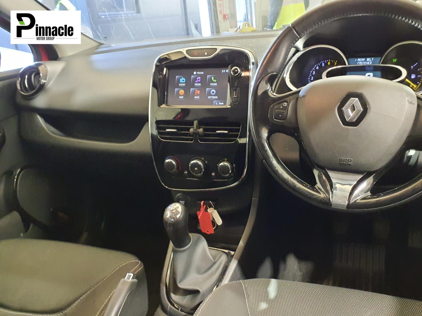 Renault Clio 1.2 16V Dynamique MediaNav Hatchback 5dr Petrol Manual Euro 5 (75 ps)