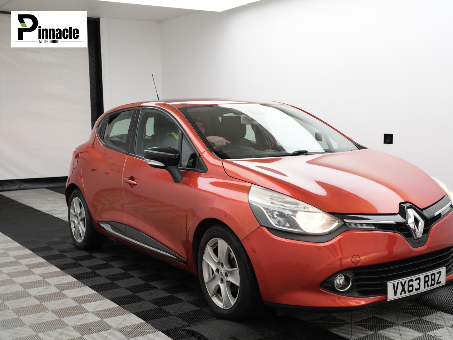 Renault Clio 1.2 16V Dynamique MediaNav Hatchback 5dr Petrol Manual Euro 5 (75 ps)