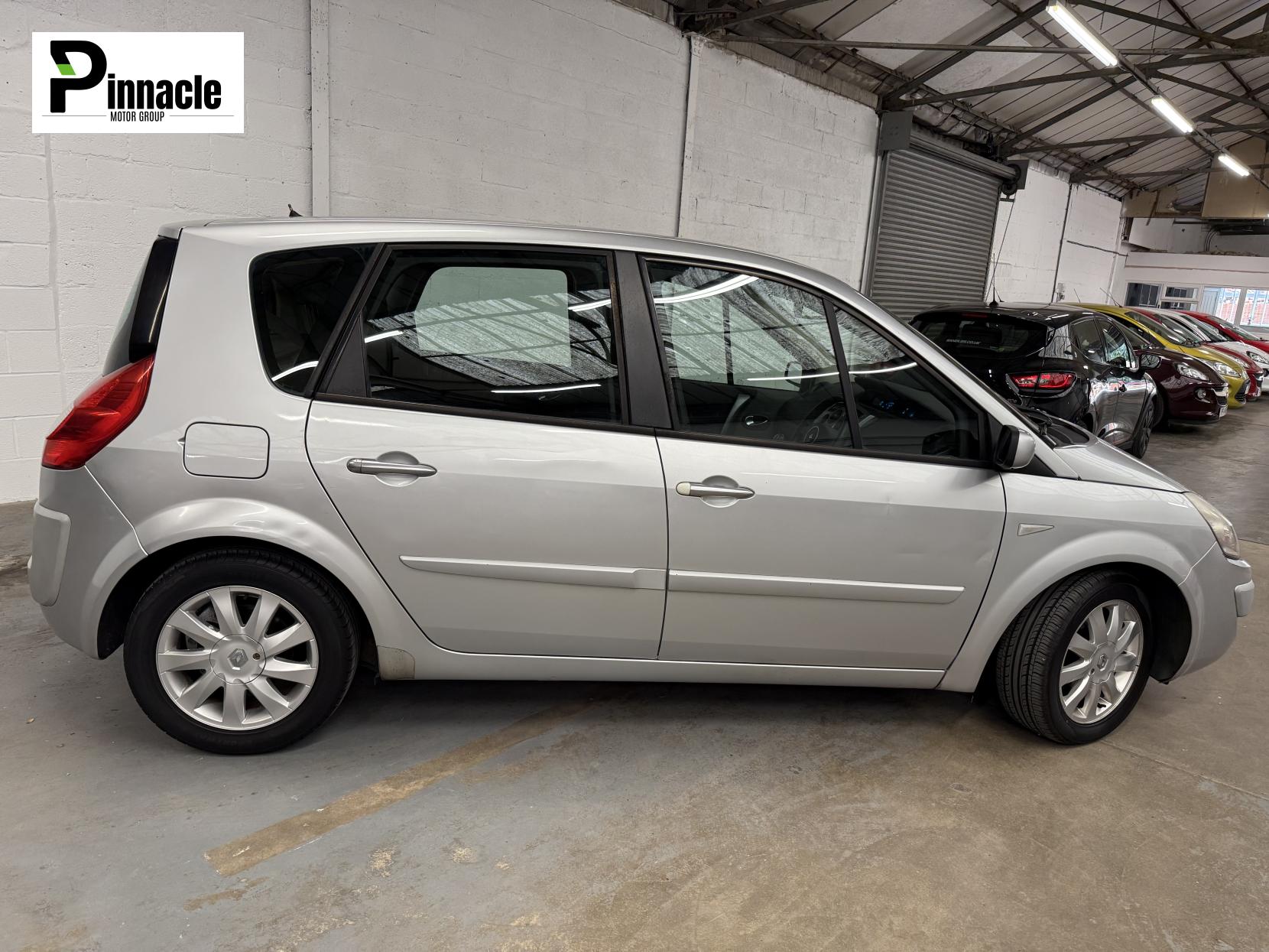 Renault Scenic 1.6 VVT Dynamique MPV 5dr Petrol Manual (182 g/km, 111 bhp)