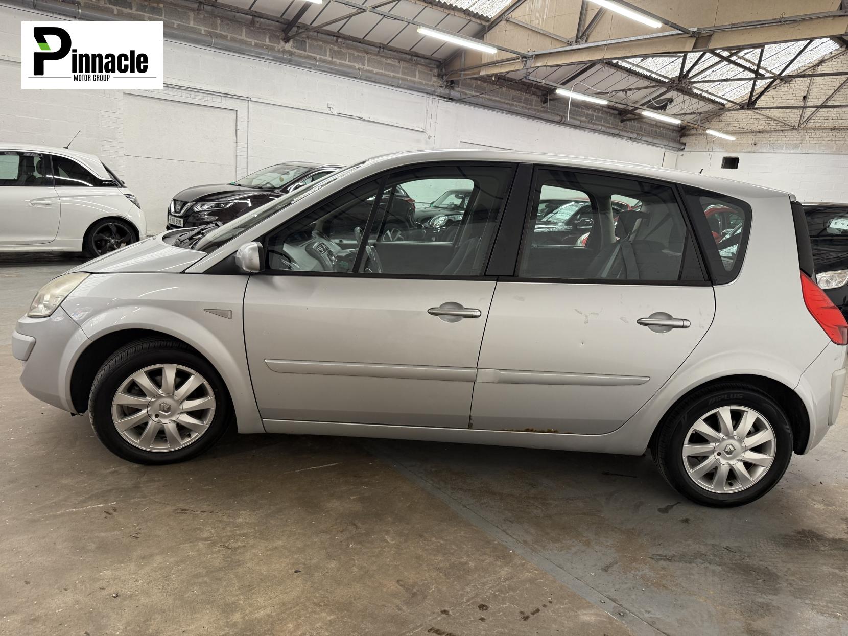 Renault Scenic 1.6 VVT Dynamique MPV 5dr Petrol Manual (182 g/km, 111 bhp)