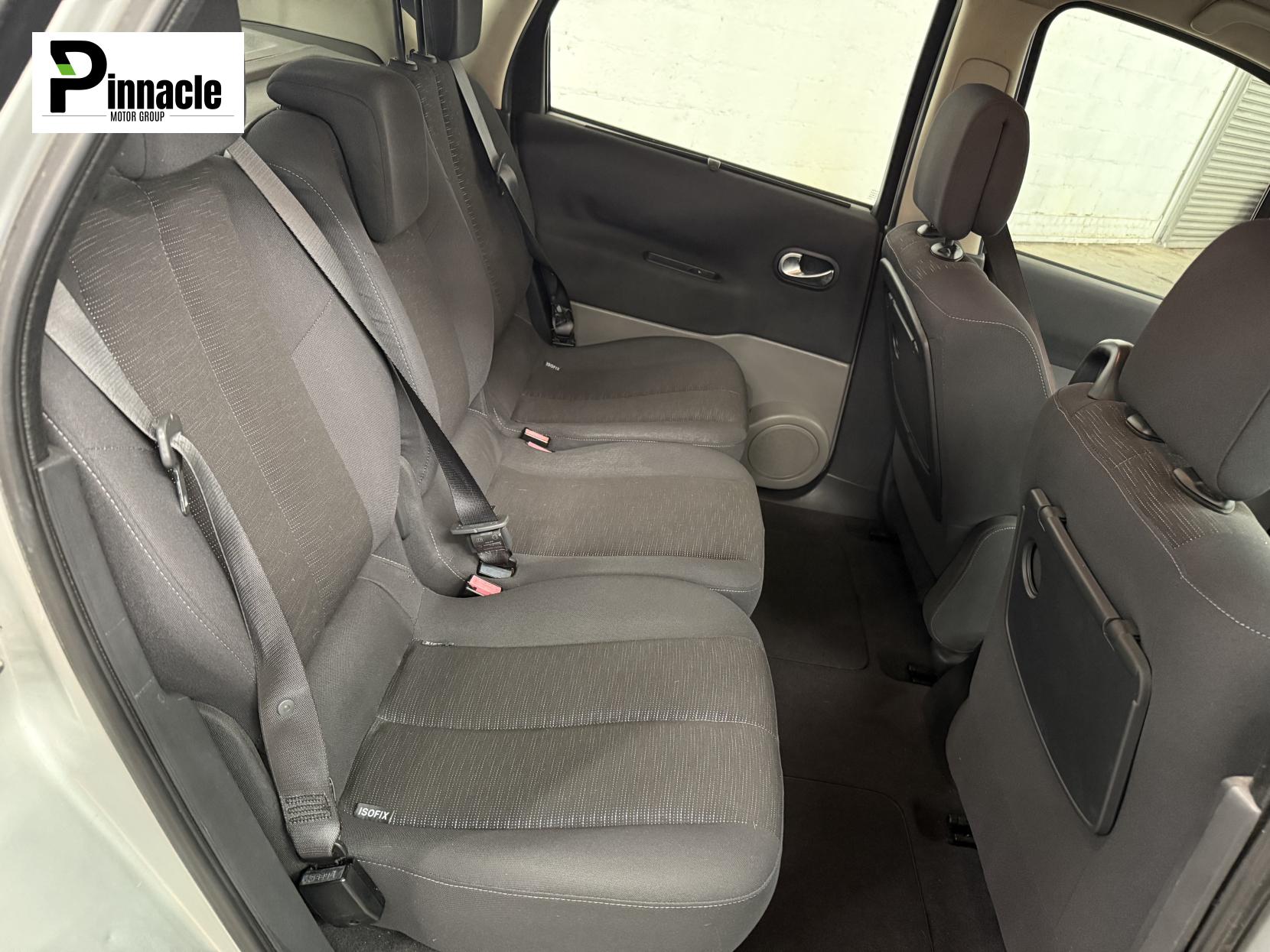 Renault Scenic 1.6 VVT Dynamique MPV 5dr Petrol Manual (182 g/km, 111 bhp)