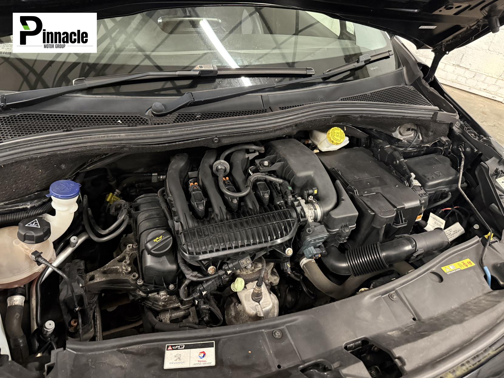 Peugeot 2008 1.2 PureTech Allure Premium SUV 5dr Petrol Manual Euro 6 (s/s) (82 ps)