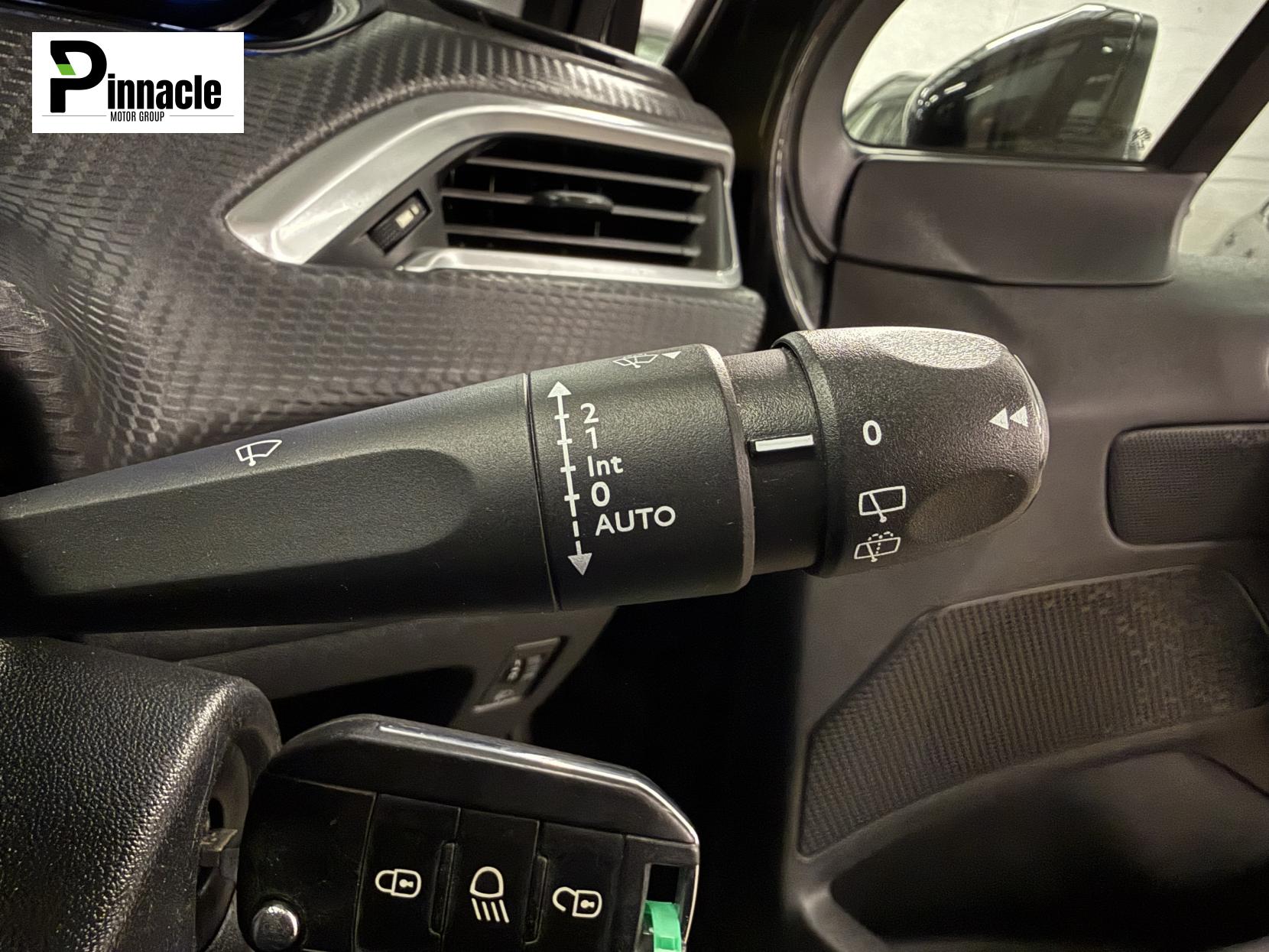 Peugeot 2008 1.2 PureTech Allure Premium SUV 5dr Petrol Manual Euro 6 (s/s) (82 ps)