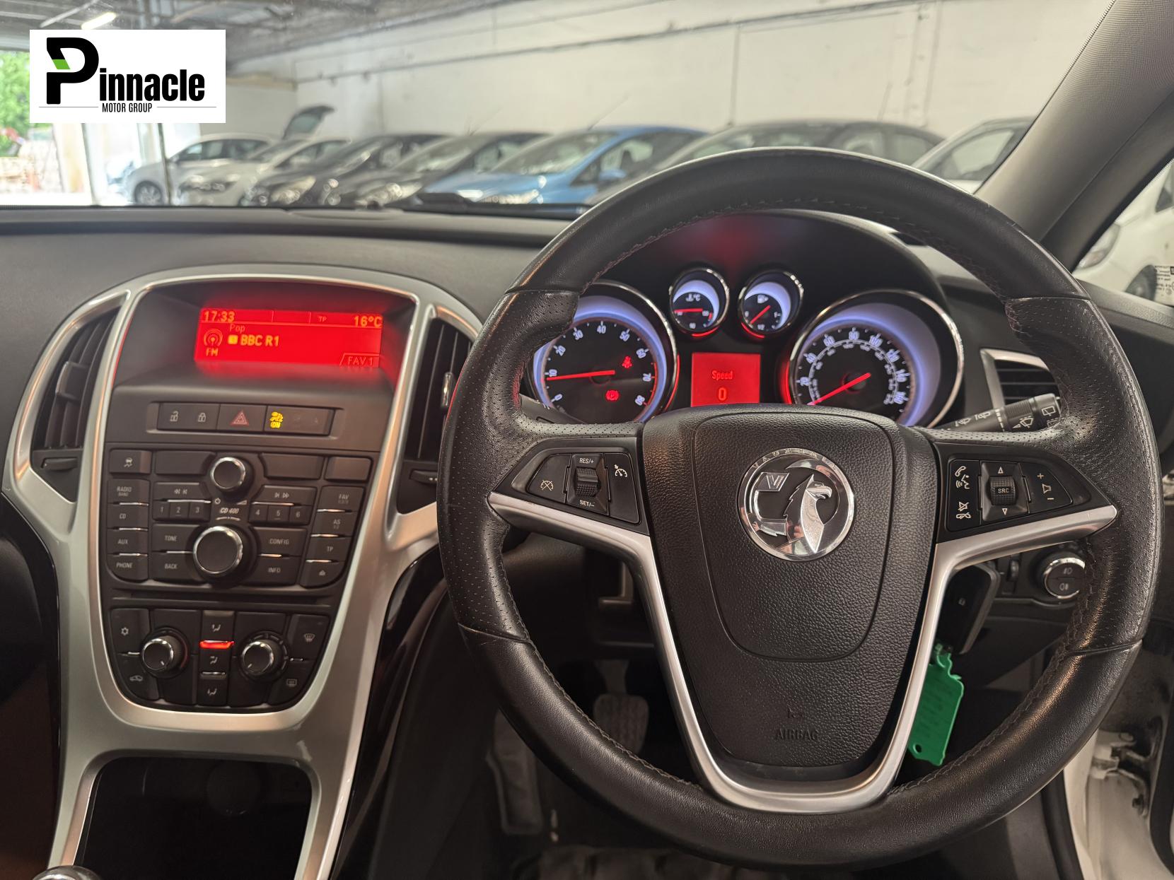 Vauxhall Astra 1.6 16v SRi Hatchback 5dr Petrol Manual Euro 5 (115 ps)