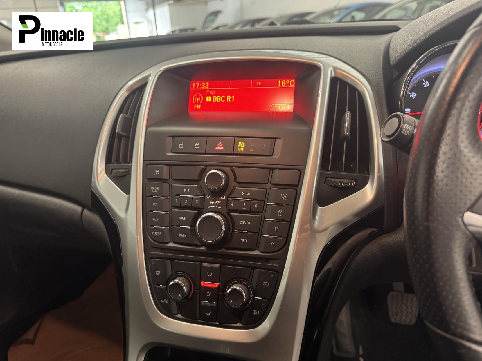Vauxhall Astra 1.6 16v SRi Hatchback 5dr Petrol Manual Euro 5 (115 ps)