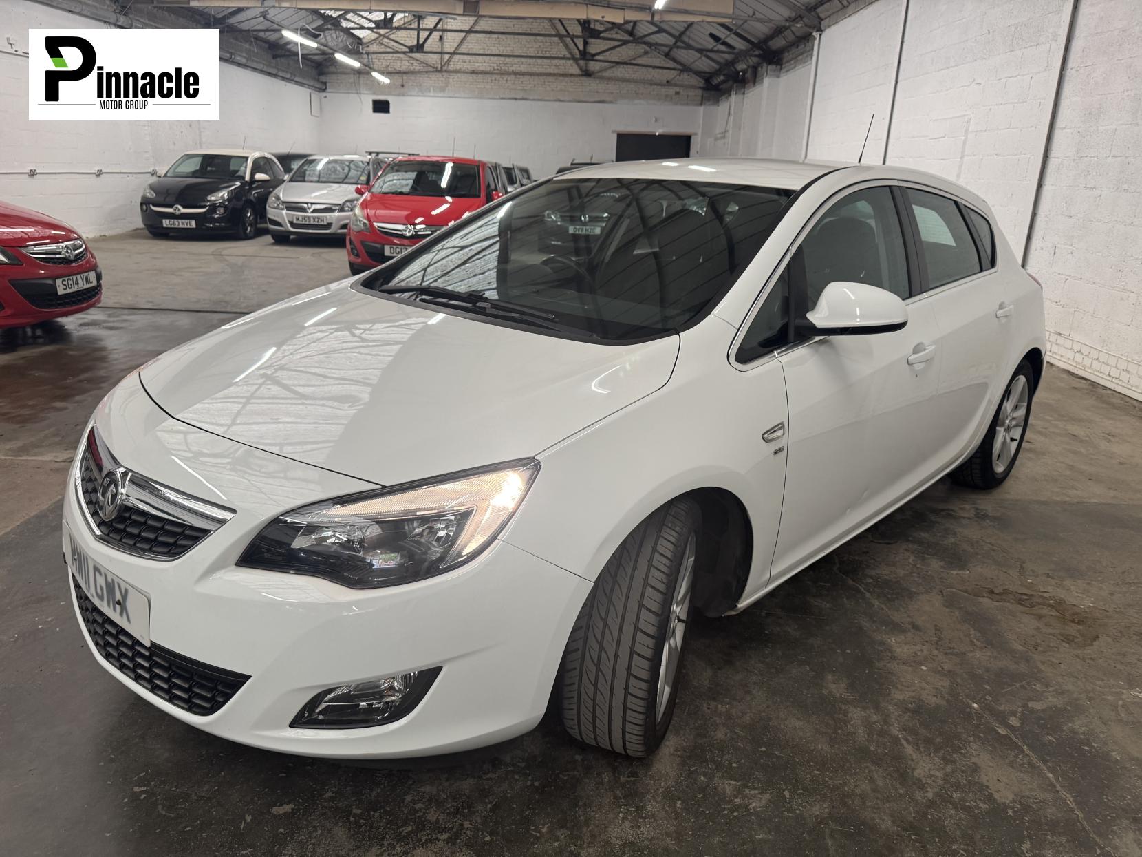 Vauxhall Astra 1.6 16v SRi Hatchback 5dr Petrol Manual Euro 5 (115 ps)