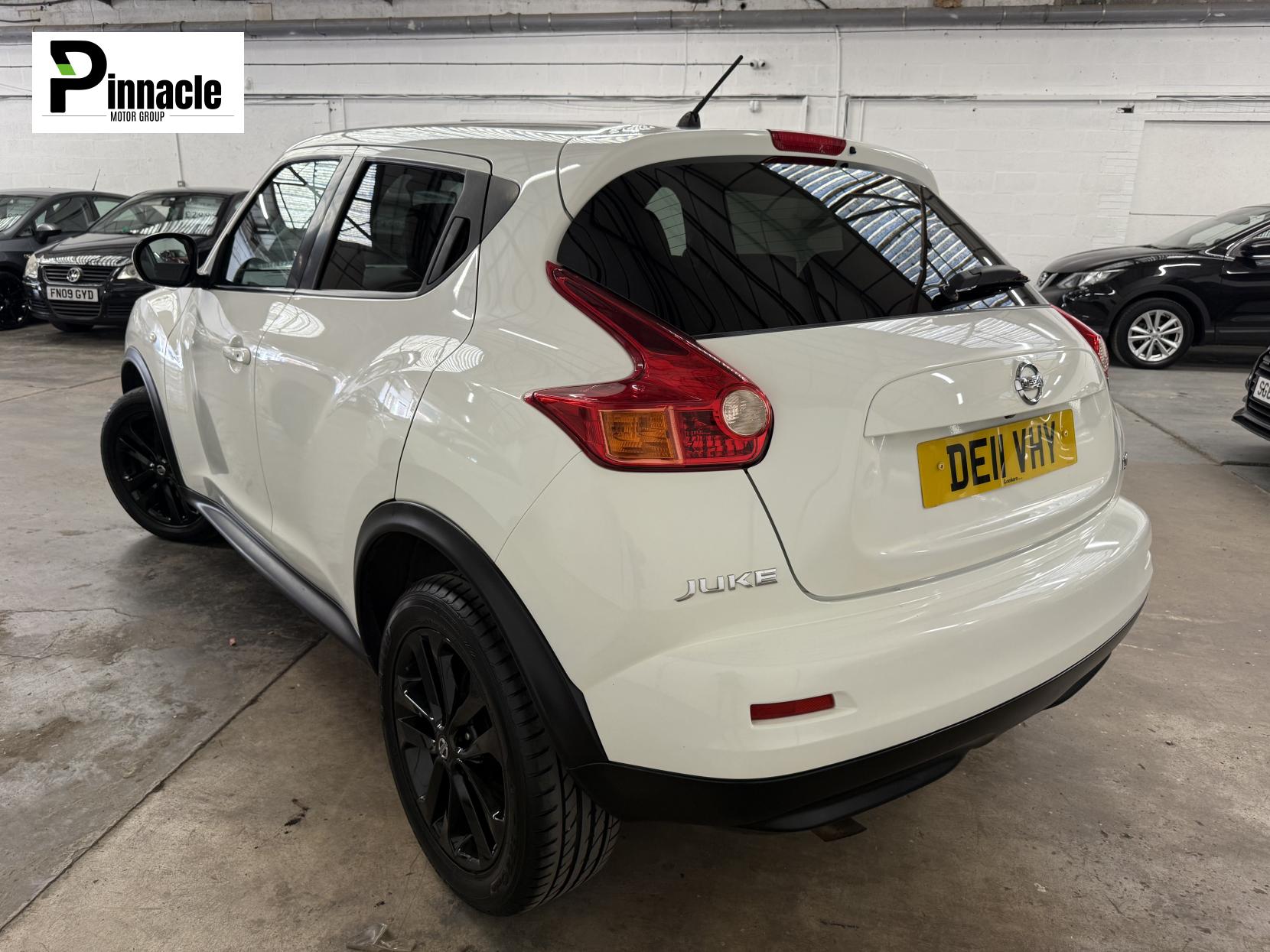 Nissan Juke 1.6 DIG-T Tekna SUV 5dr Petrol Manual Euro 5 (190 ps)