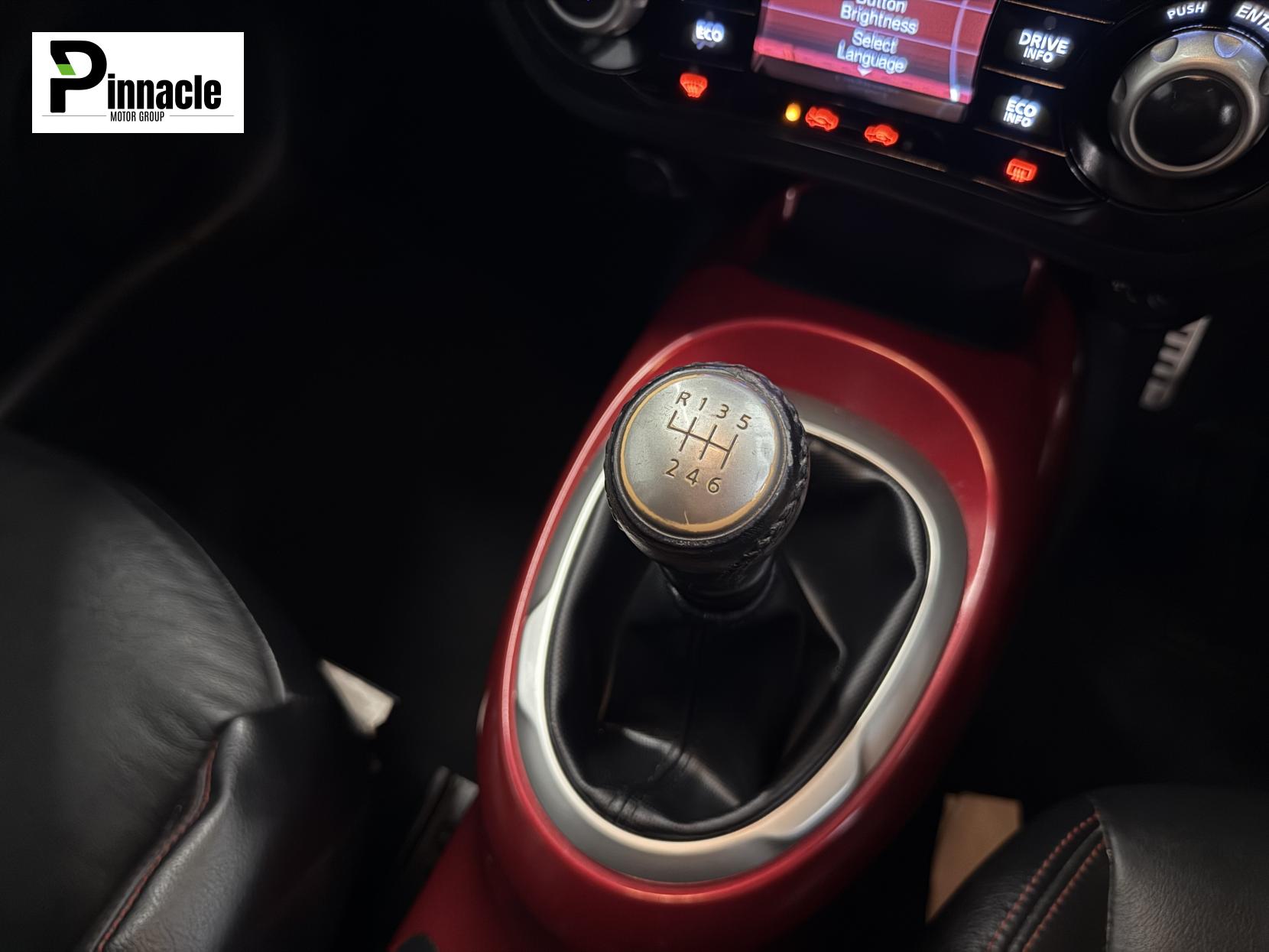 Nissan Juke 1.6 DIG-T Tekna SUV 5dr Petrol Manual Euro 5 (190 ps)