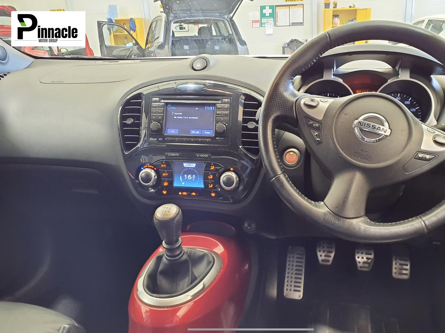 Nissan Juke 1.6 DIG-T Tekna SUV 5dr Petrol Manual Euro 5 (190 ps)