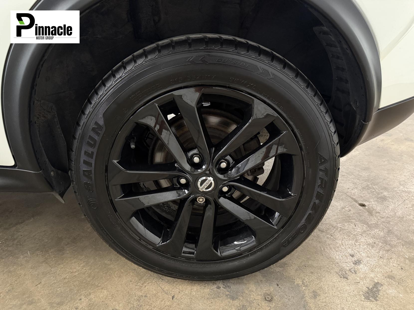 Nissan Juke 1.6 DIG-T Tekna SUV 5dr Petrol Manual Euro 5 (190 ps)