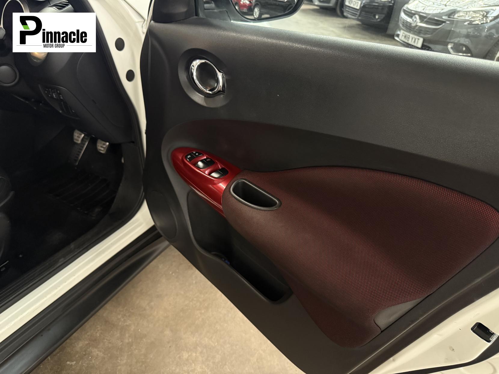 Nissan Juke 1.6 DIG-T Tekna SUV 5dr Petrol Manual Euro 5 (190 ps)