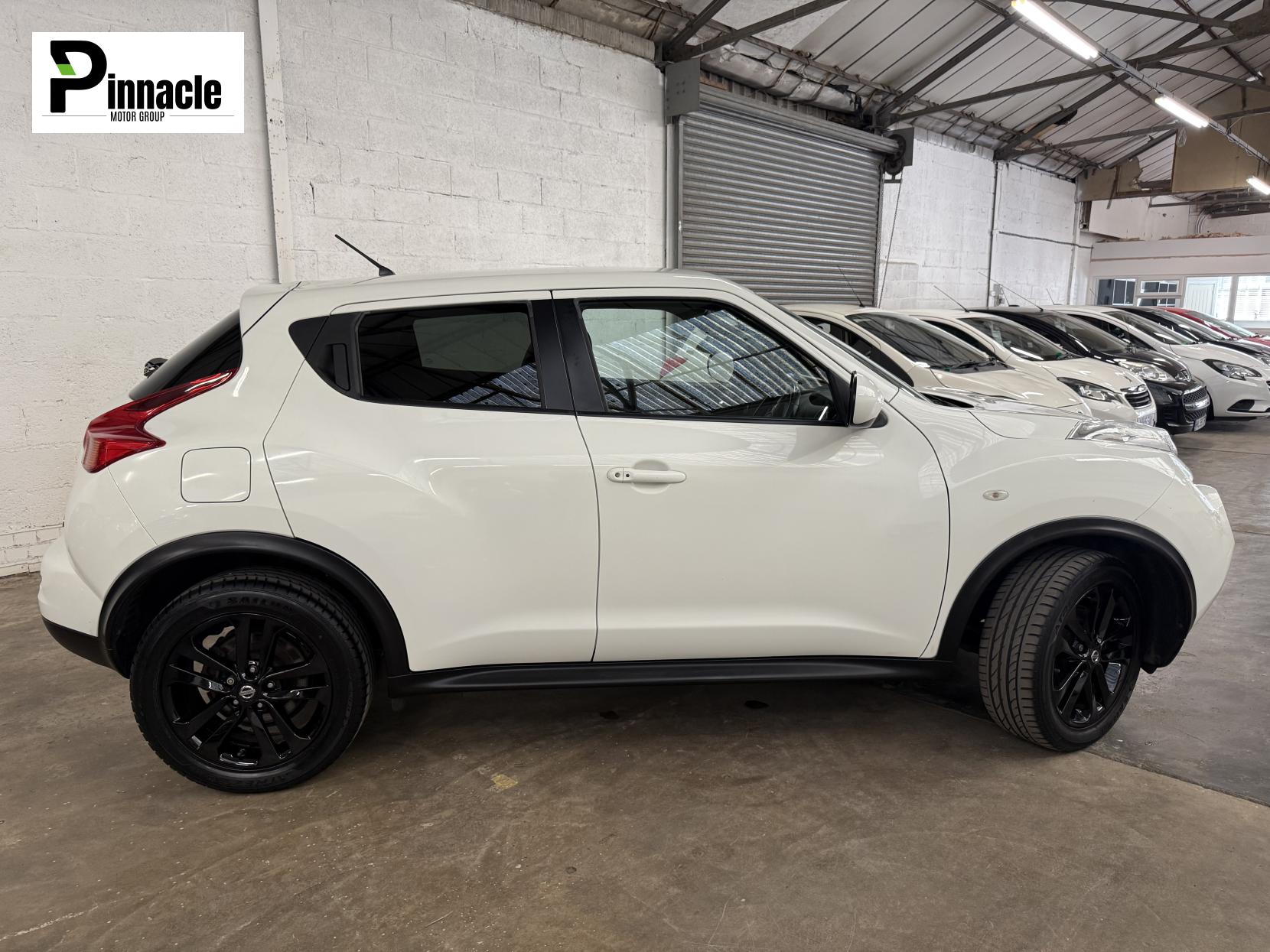 Nissan Juke 1.6 DIG-T Tekna SUV 5dr Petrol Manual Euro 5 (190 ps)