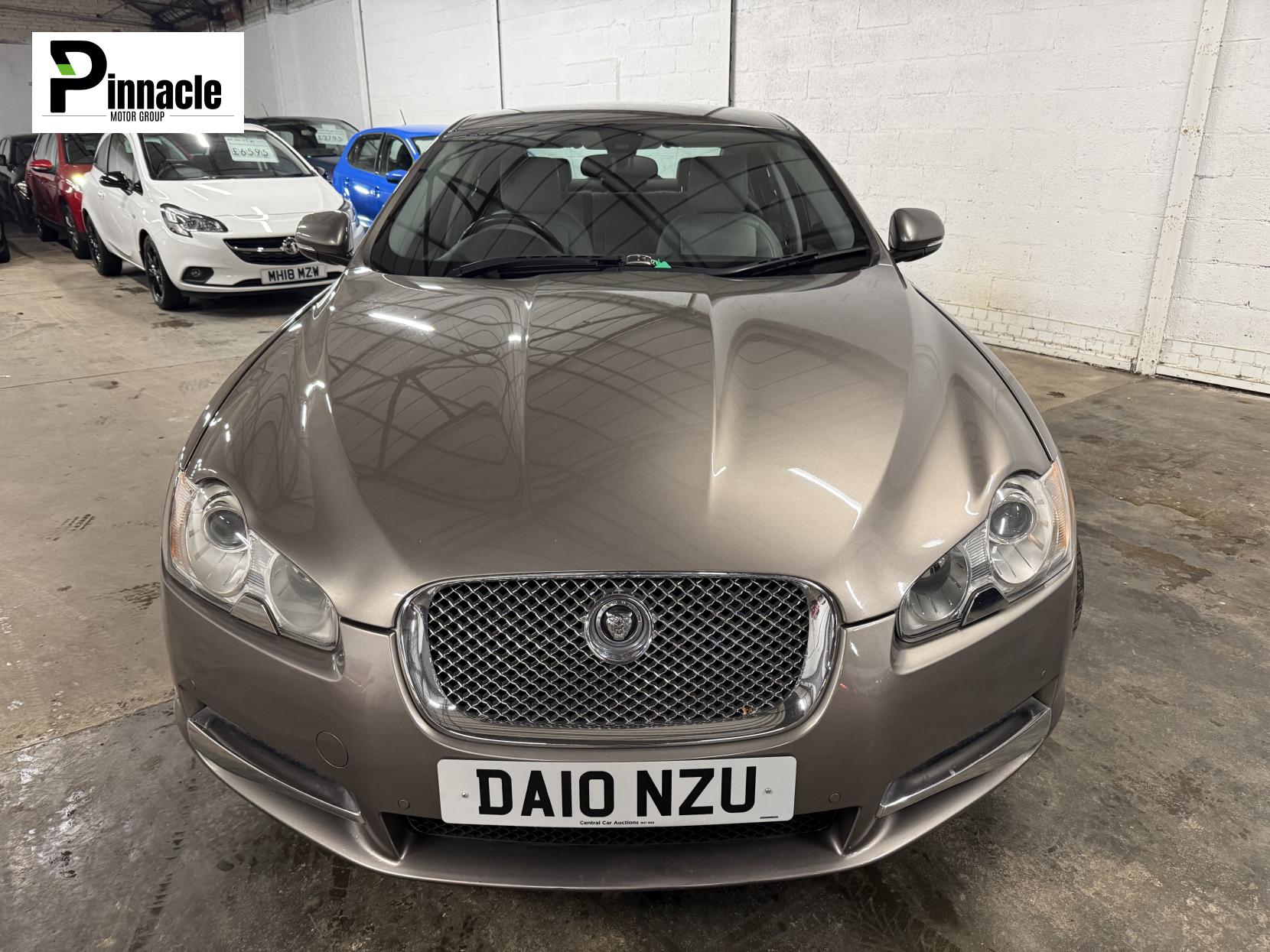 Jaguar XF 3.0d V6 Luxury Saloon 4dr Diesel Auto Euro 5 (240 ps)