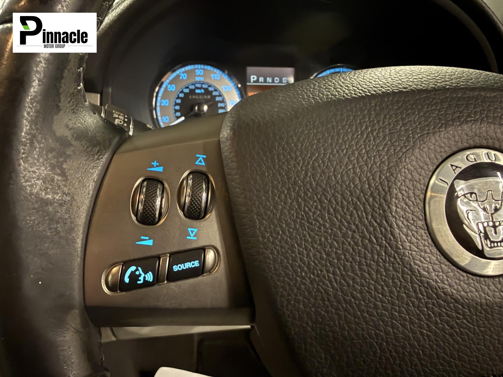 Jaguar XF 3.0d V6 Luxury Saloon 4dr Diesel Auto Euro 5 (240 ps)