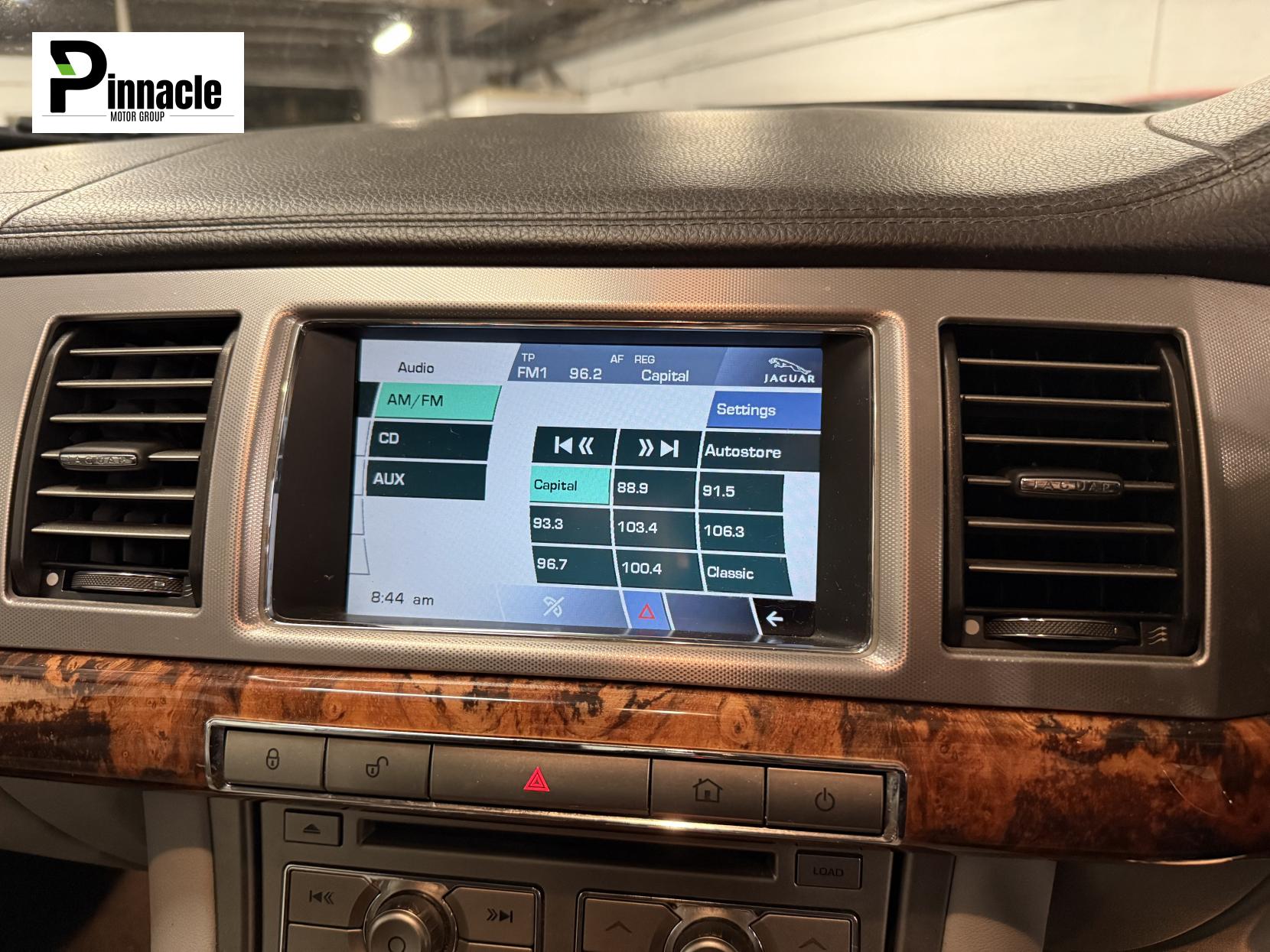 Jaguar XF 3.0d V6 Luxury Saloon 4dr Diesel Auto Euro 5 (240 ps)