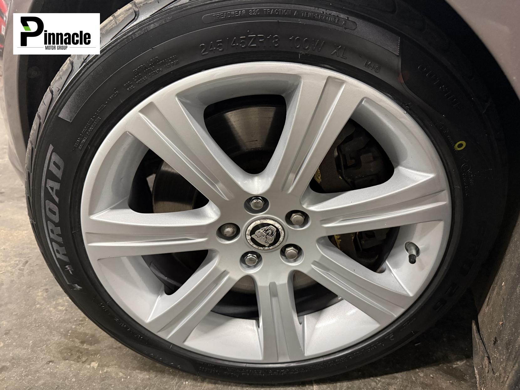 Jaguar XF 3.0d V6 Luxury Saloon 4dr Diesel Auto Euro 5 (240 ps)