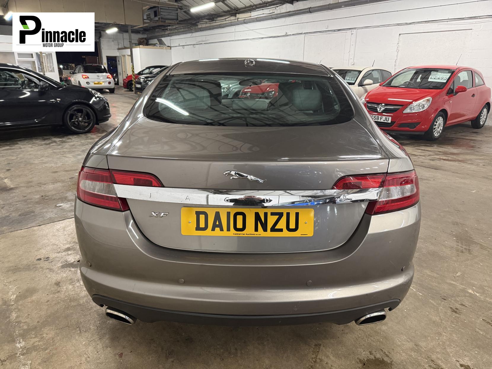 Jaguar XF 3.0d V6 Luxury Saloon 4dr Diesel Auto Euro 5 (240 ps)