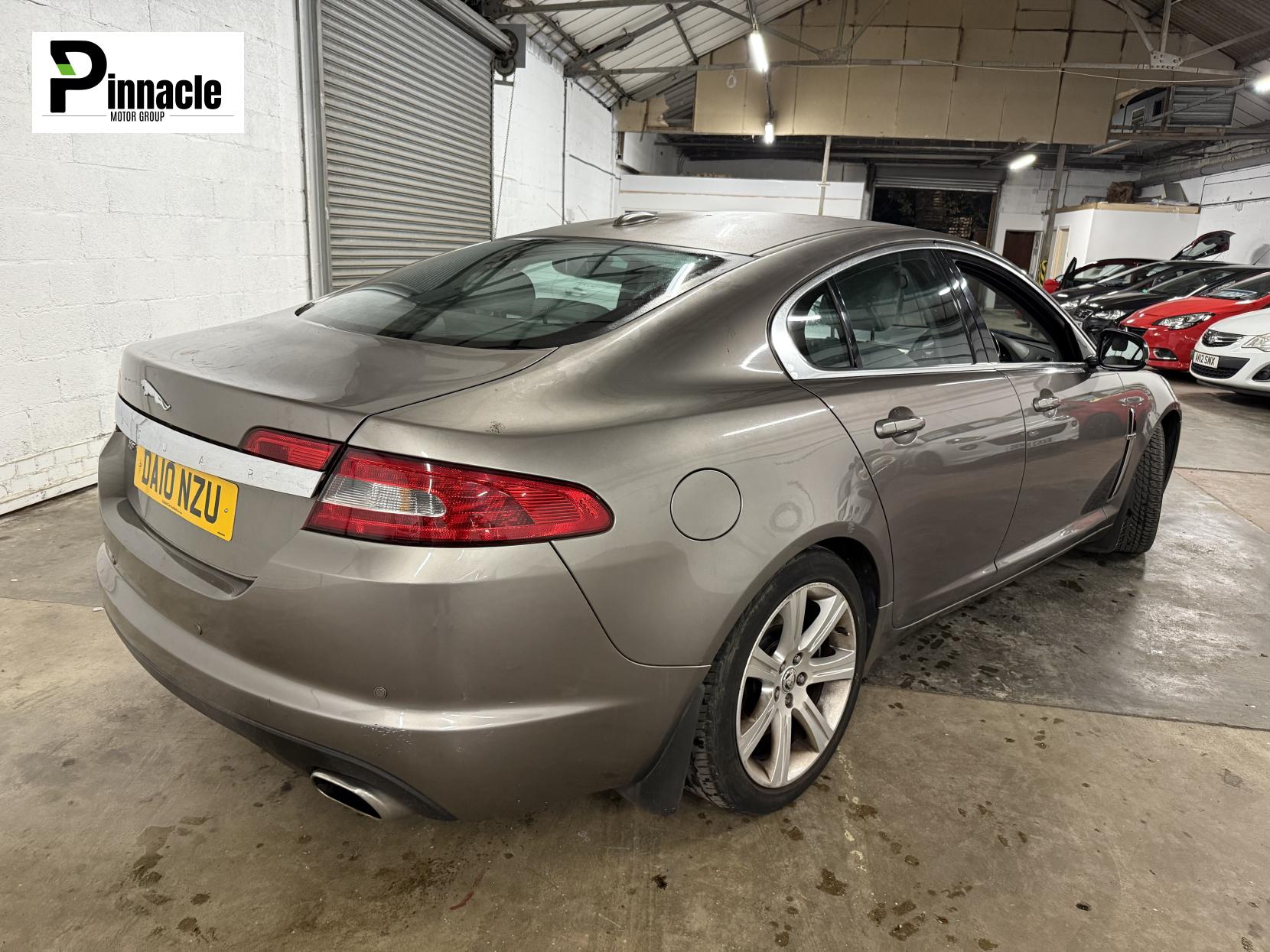 Jaguar XF 3.0d V6 Luxury Saloon 4dr Diesel Auto Euro 5 (240 ps)