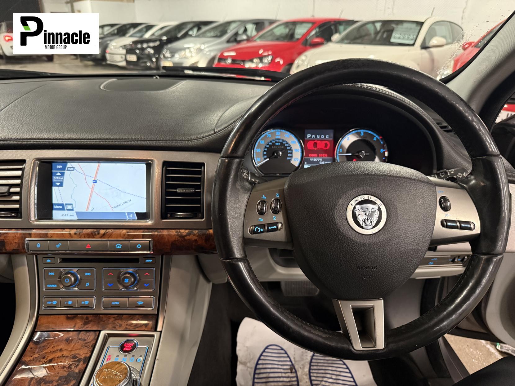 Jaguar XF 3.0d V6 Luxury Saloon 4dr Diesel Auto Euro 5 (240 ps)