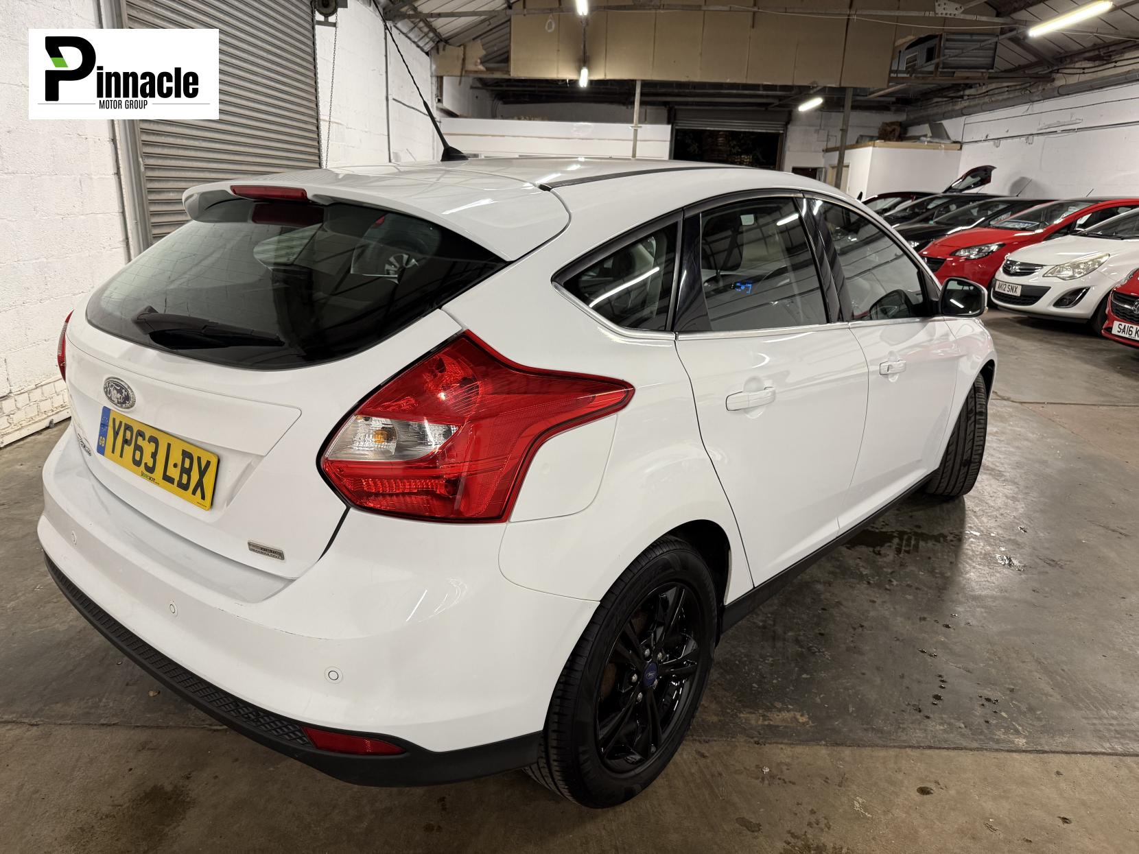 Ford Focus 1.6 TDCi Zetec Hatchback 5dr Diesel Manual Euro 5 (s/s) (115 ps)