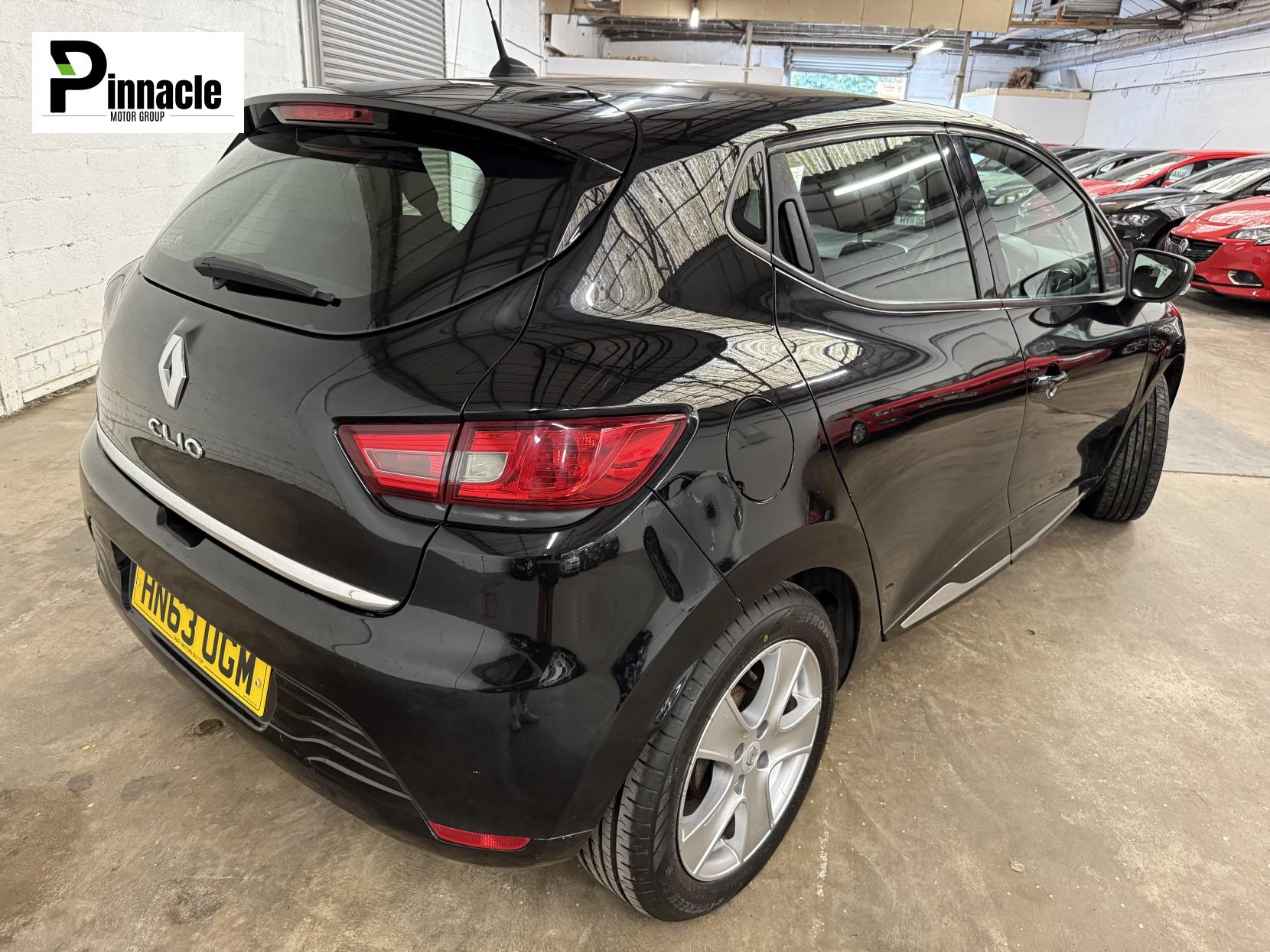 Renault Clio 1.2 16V Dynamique MediaNav Hatchback 5dr Petrol Manual Euro 5 (75 ps)