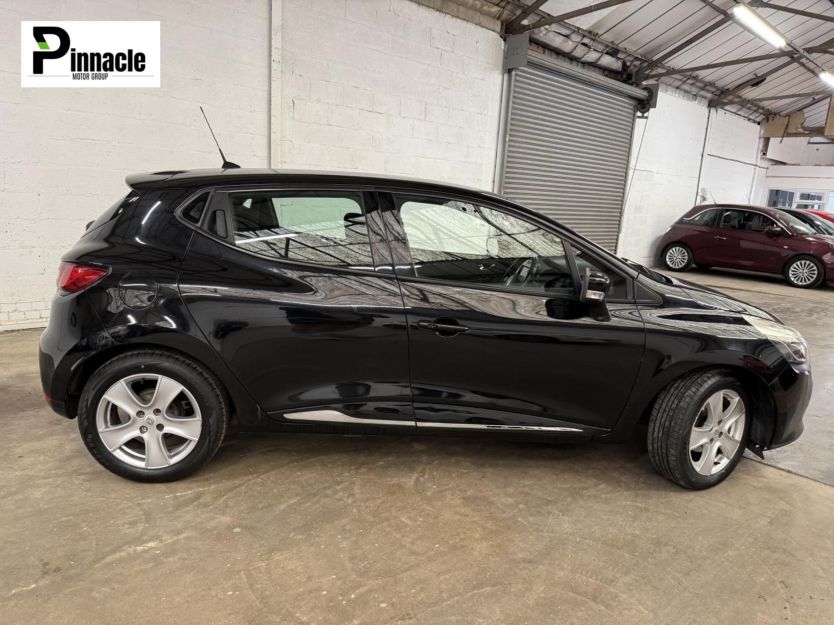 Renault Clio 1.2 16V Dynamique MediaNav Hatchback 5dr Petrol Manual Euro 5 (75 ps)