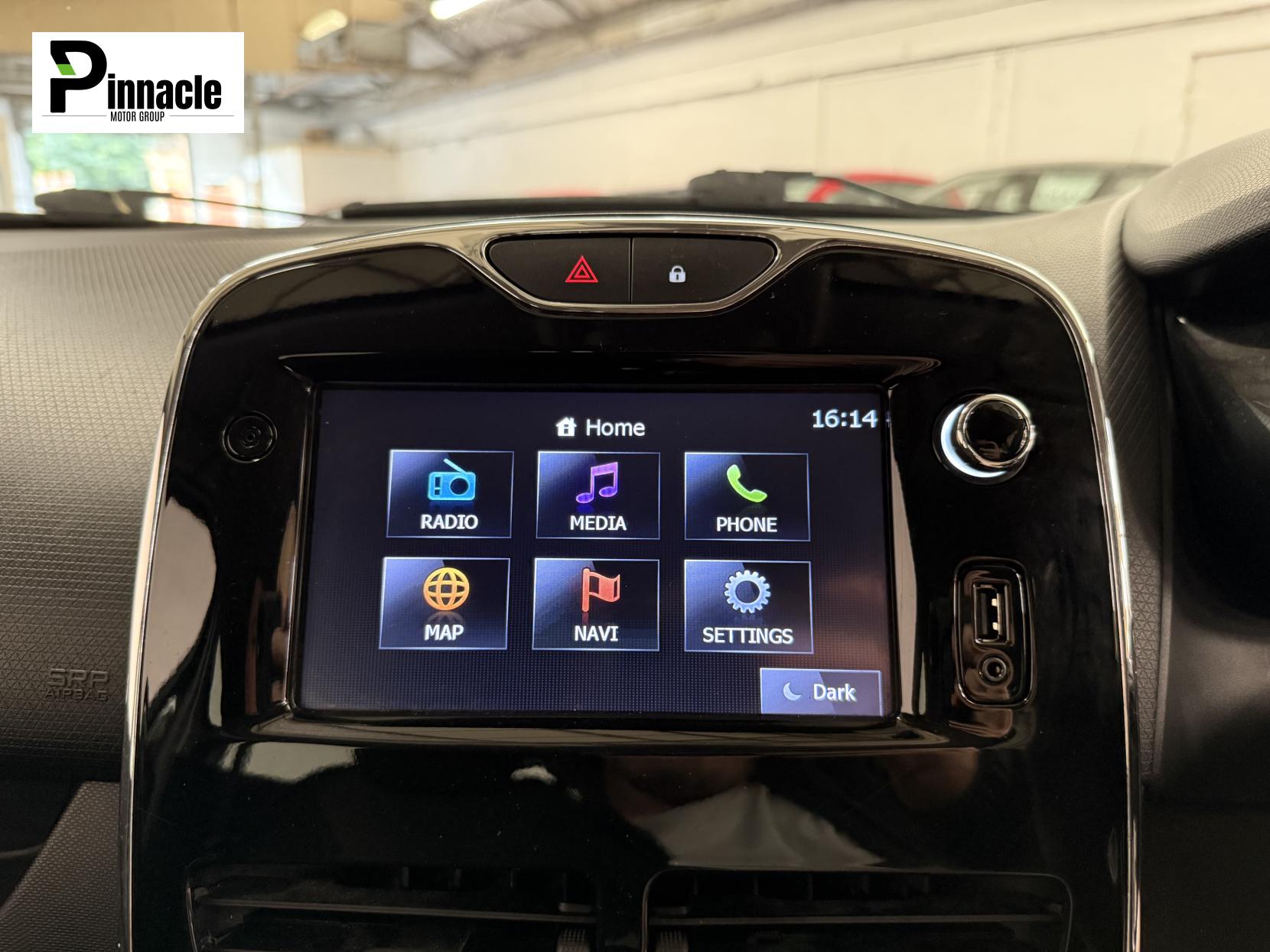 Renault Clio 1.2 16V Dynamique MediaNav Hatchback 5dr Petrol Manual Euro 5 (75 ps)