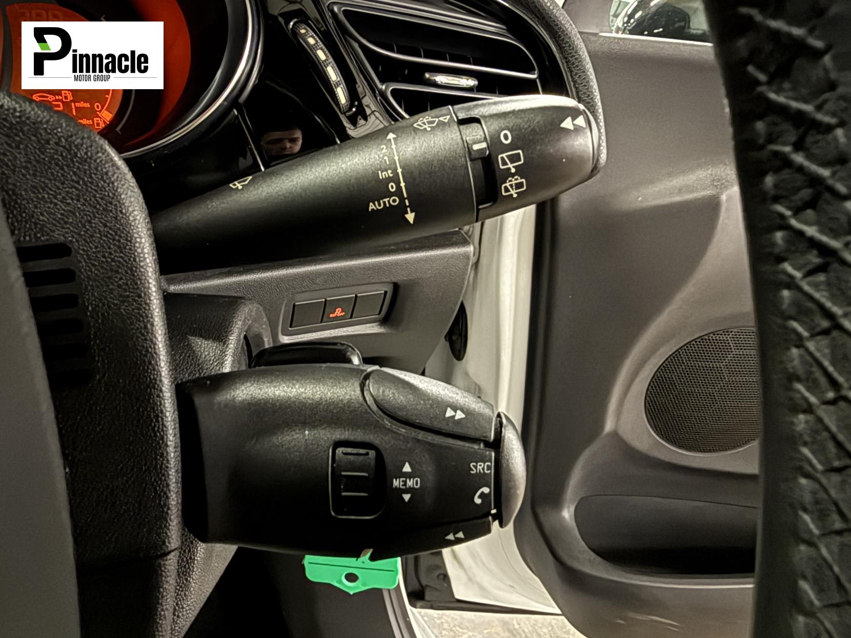 Citroen DS3 1.4 VTi 16V DSign Hatchback 3dr Petrol Manual Euro 5 (95 ps)