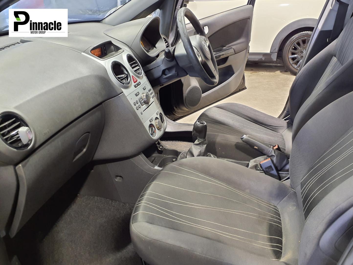 Vauxhall Corsa 1.2i 16v Exclusiv Hatchback 5dr Petrol Manual (124 g/km, 84 bhp)