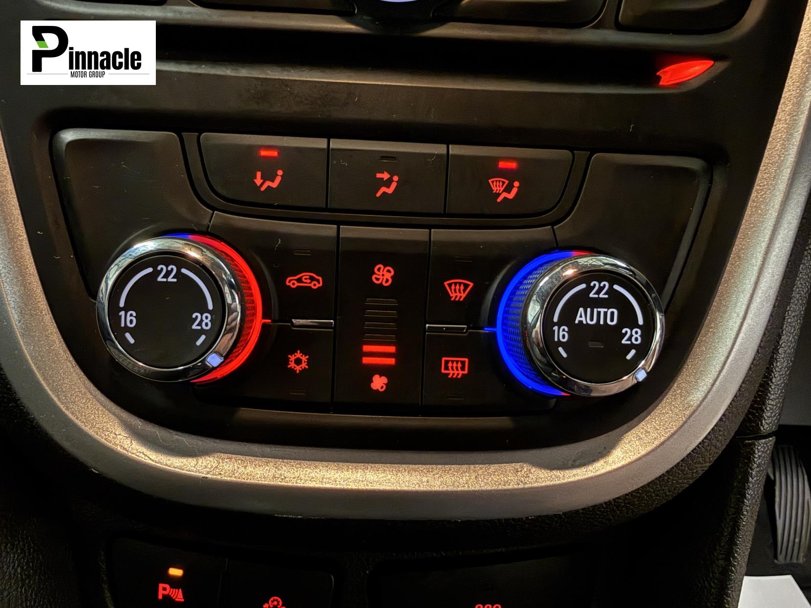 Vauxhall Mokka 1.7 CDTi Tech Line SUV 5dr Diesel Manual 2WD Euro 5 (s/s) (130 ps)