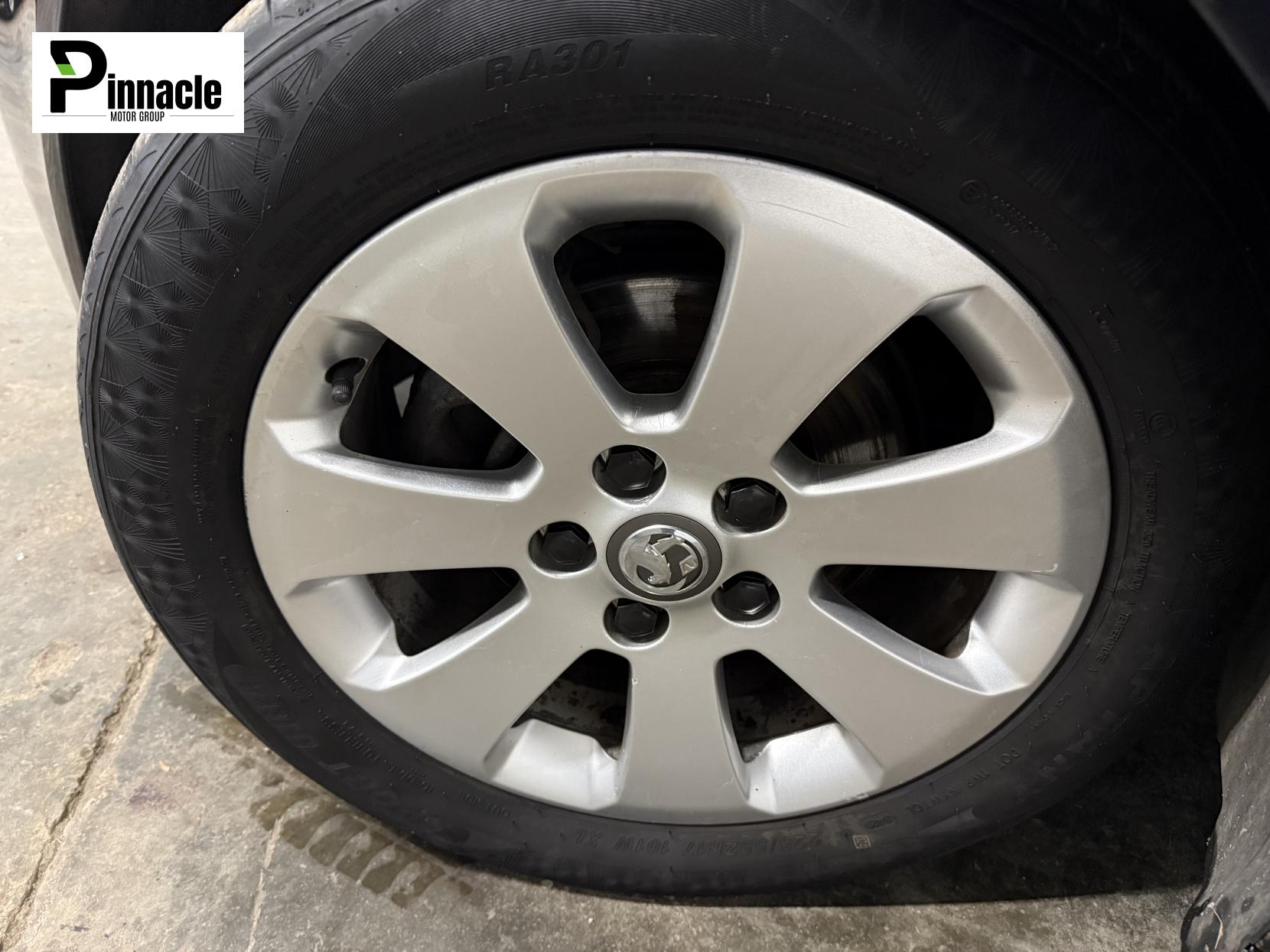 Vauxhall Insignia 2.0 CDTi ecoFLEX SRi Hatchback 5dr Diesel Manual Euro 5 (s/s) (160 ps)