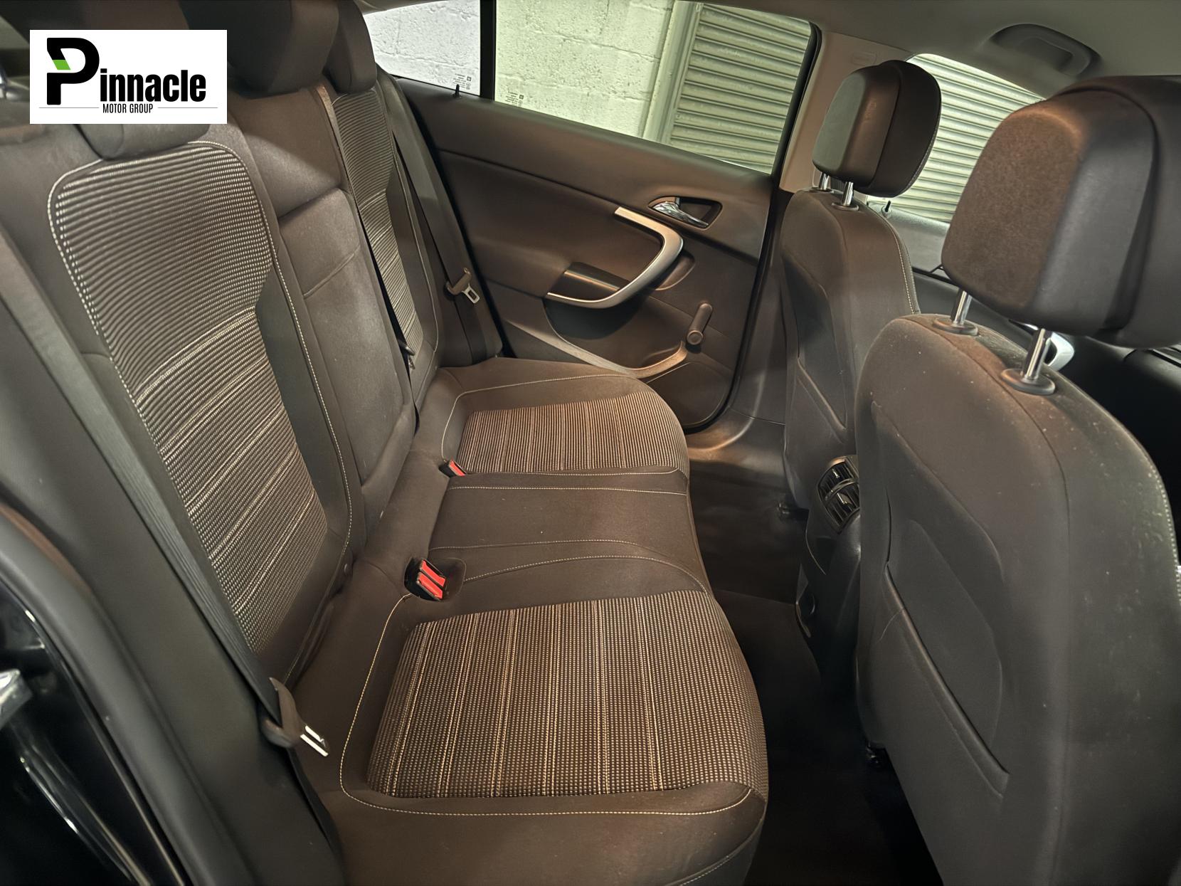 Vauxhall Insignia 2.0 CDTi ecoFLEX SRi Hatchback 5dr Diesel Manual Euro 5 (s/s) (160 ps)