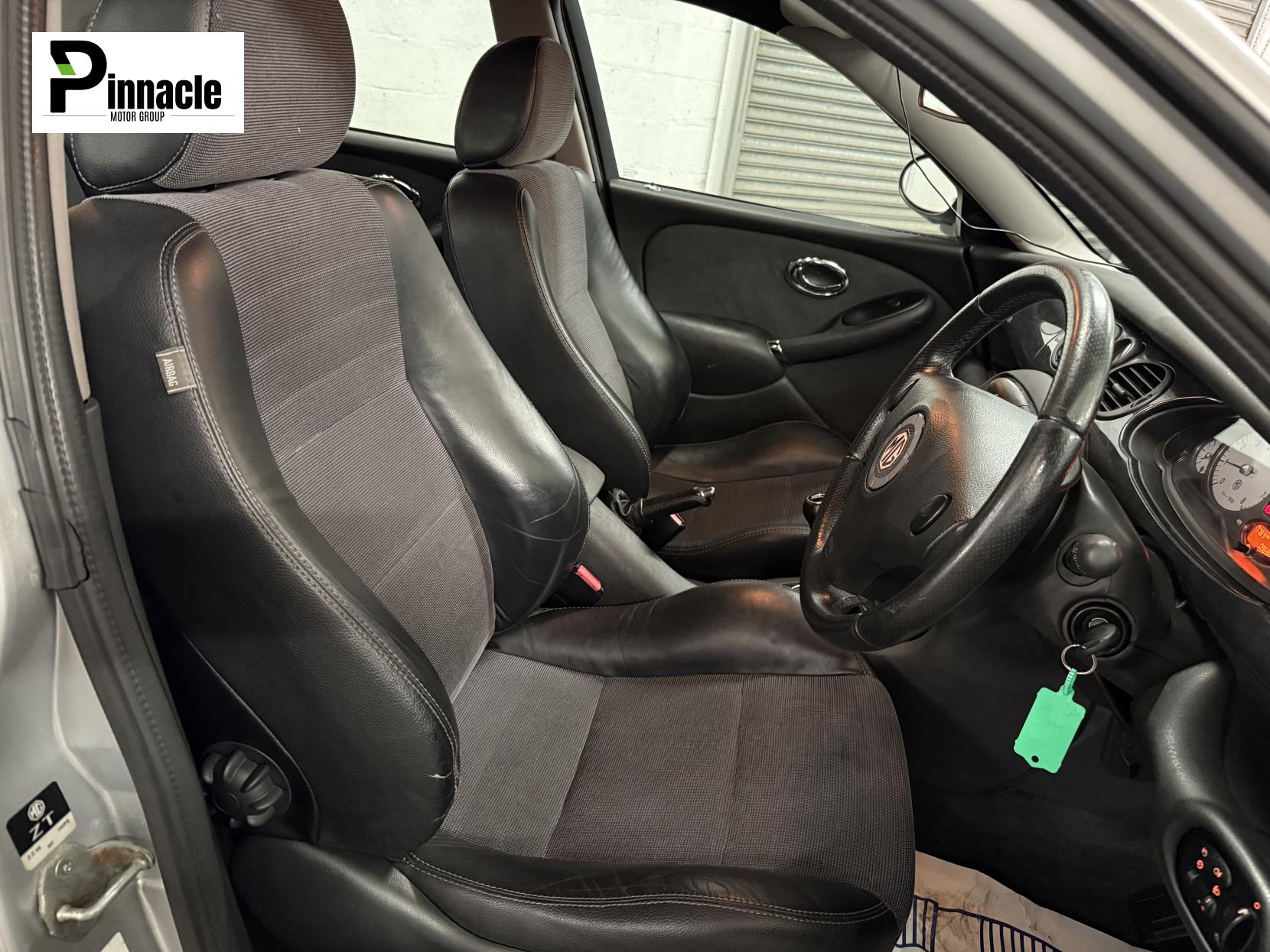 MG ZT 2.5 190 + Saloon 4dr Petrol Manual (239 g/km, 188 bhp)