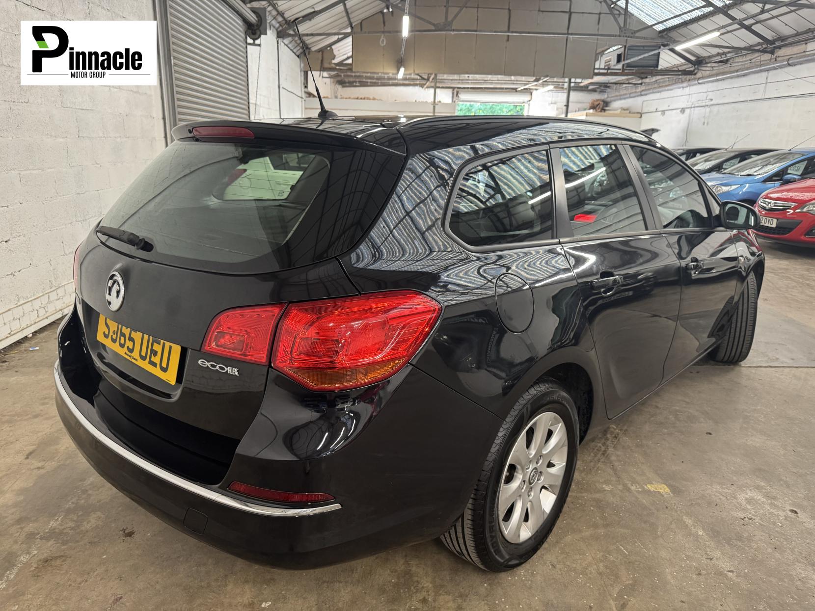 Vauxhall Astra 1.6 CDTi ecoFLEX Design Sports Tourer 5dr Diesel Manual Euro 6 (s/s) (110 ps)