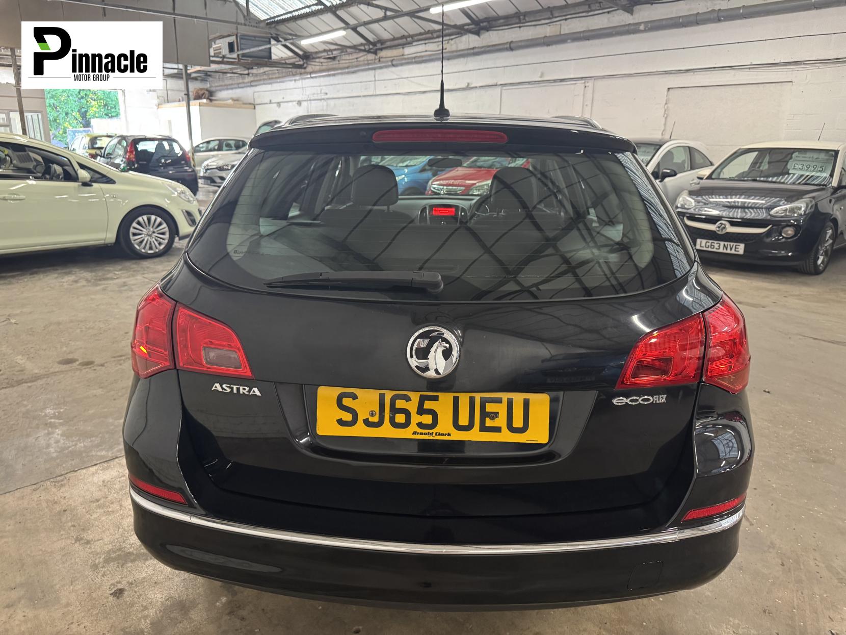 Vauxhall Astra 1.6 CDTi ecoFLEX Design Sports Tourer 5dr Diesel Manual Euro 6 (s/s) (110 ps)