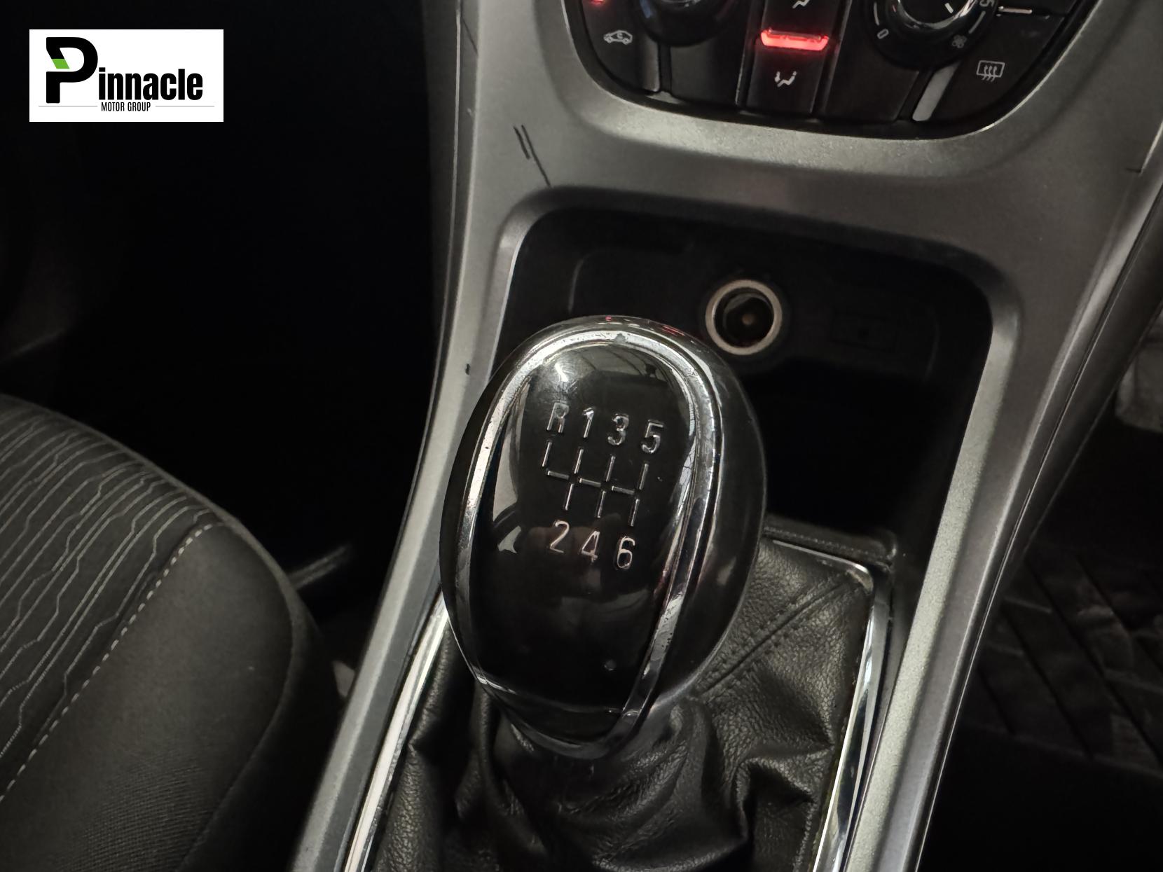 Vauxhall Astra 1.6 CDTi ecoFLEX Design Sports Tourer 5dr Diesel Manual Euro 6 (s/s) (110 ps)