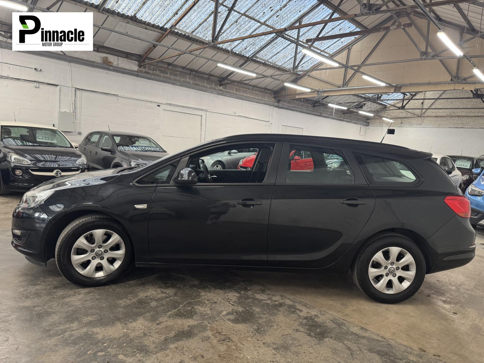 Vauxhall Astra 1.6 CDTi ecoFLEX Design Sports Tourer 5dr Diesel Manual Euro 6 (s/s) (110 ps)