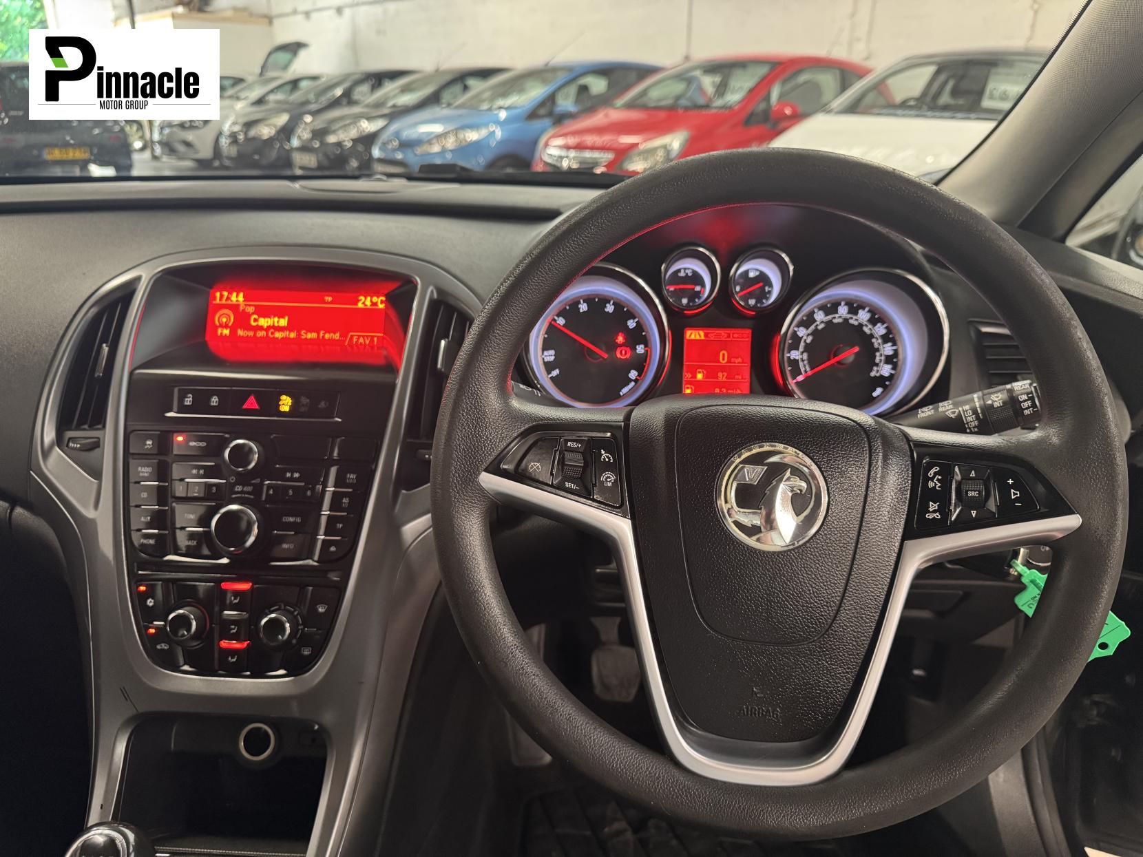 Vauxhall Astra 1.6 CDTi ecoFLEX Design Sports Tourer 5dr Diesel Manual Euro 6 (s/s) (110 ps)