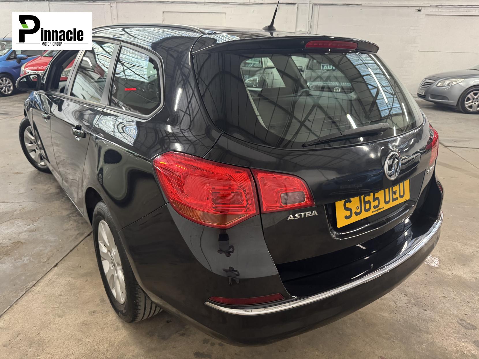 Vauxhall Astra 1.6 CDTi ecoFLEX Design Sports Tourer 5dr Diesel Manual Euro 6 (s/s) (110 ps)