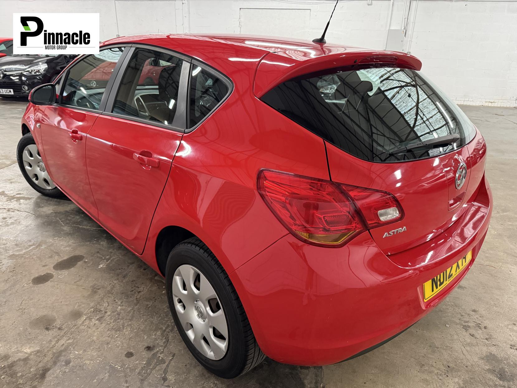 Vauxhall Astra 1.4 16v Exclusiv Hatchback 5dr Petrol Manual Euro 5 (87 ps)